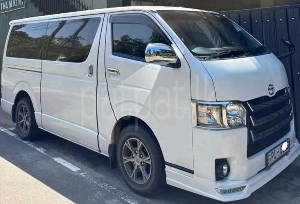 Toyota Hiace 2015
