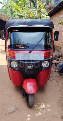 Bajaj Three Wheel 2016