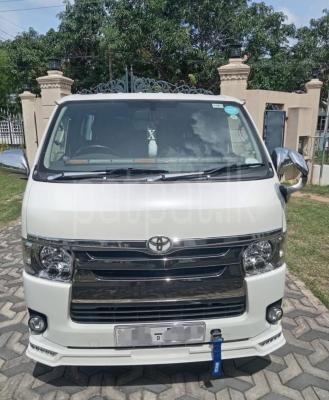 Toyota Hiace 2017 - பயன்படுத்தப்பட்டது வேன் sale in Sri Lanka - patpat.lk