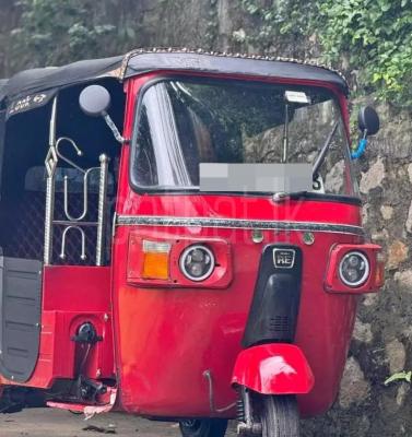 Bajaj Three Wheel 2013 -  முச்சக்கர வண்டி sale in Sri Lanka - patpat.lk