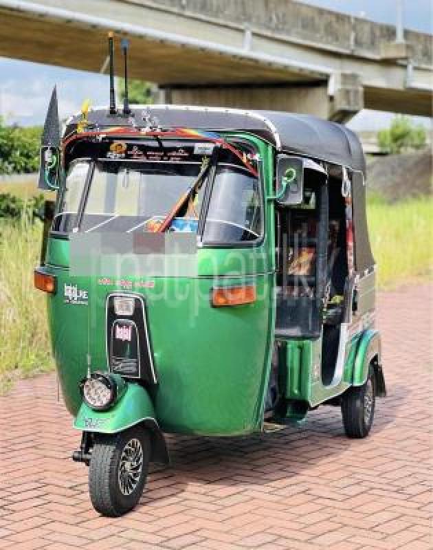 Bajaj 2 stroke 2006 - Used Three wheeler sale in Sri Lanka - patpat.lk