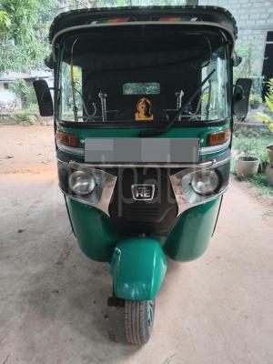 Bajaj Three Wheel 2016