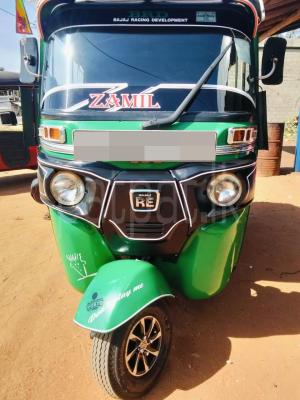 Bajaj Three Wheel 2015