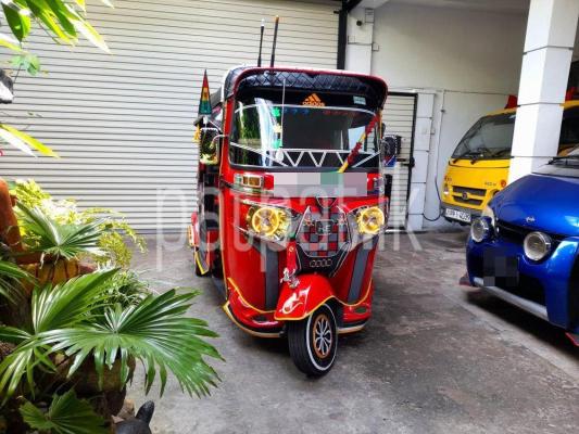 Bajaj Three Wheel 2015