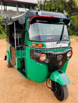 Bajaj Three Wheel 2016