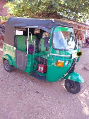 Bajaj Three Wheel 2011