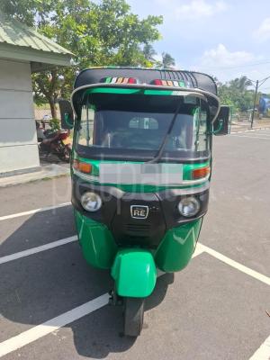 Bajaj Three Wheel 2015