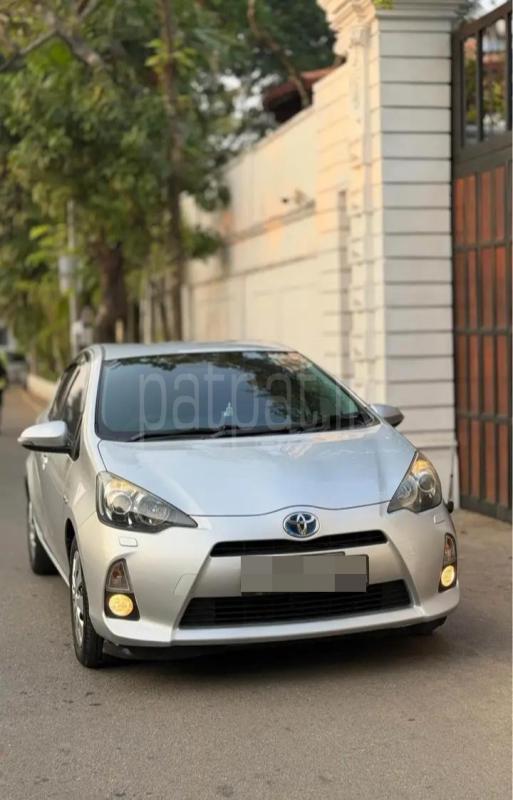 Toyota Aqua 2012 -  Car sale in Sri Lanka - patpat.lk