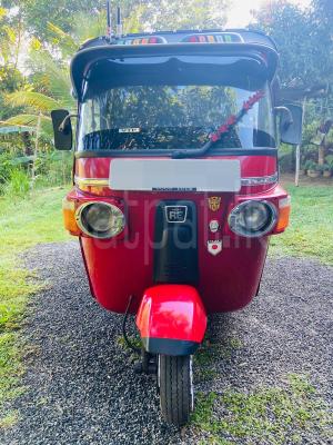 Bajaj Three Wheel 2011