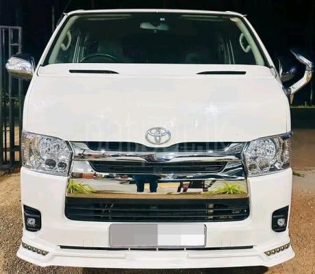 Toyota Hiace 2011