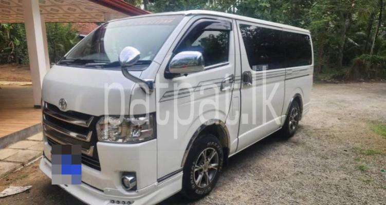 Toyota Hiace 2015 - භාවිතා කරන ලද වෑන් රථය sale in Sri Lanka - patpat.lk