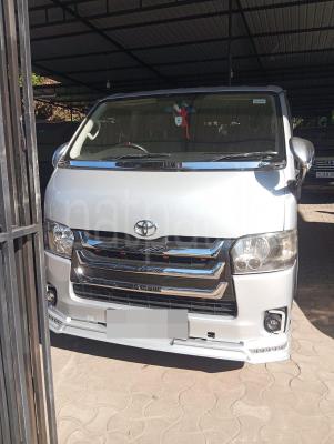 Toyota Hiace 2006 - பயன்படுத்தப்பட்டது வேன் sale in Sri Lanka - patpat.lk