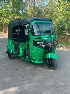 Bajaj 4 stroke 2015 -  ත්‍රිරෝද රථය sale in Sri Lanka - patpat.lk