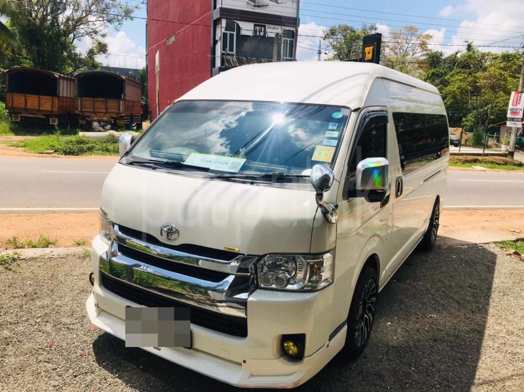 Toyota Super GL 2017 - භාවිතා කරන ලද වෑන් රථය sale in Sri Lanka - patpat.lk