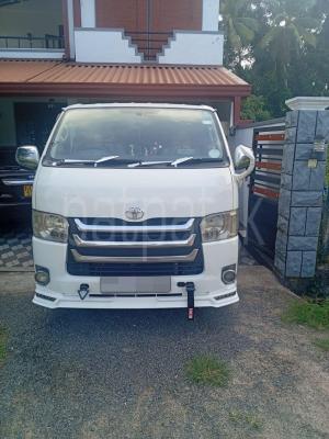 Toyota Hiace 2016