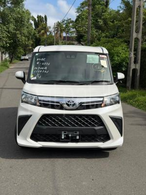 Toyota Roomy 2023 - Reconditioned Van sale in Sri Lanka - patpat.lk