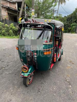 Bajaj 2 stroke 2005 - பயன்படுத்தப்பட்டது முச்சக்கர வண்டி sale in Sri Lanka - patpat.lk