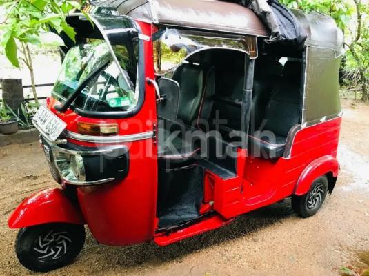 Bajaj Three Wheel 2015