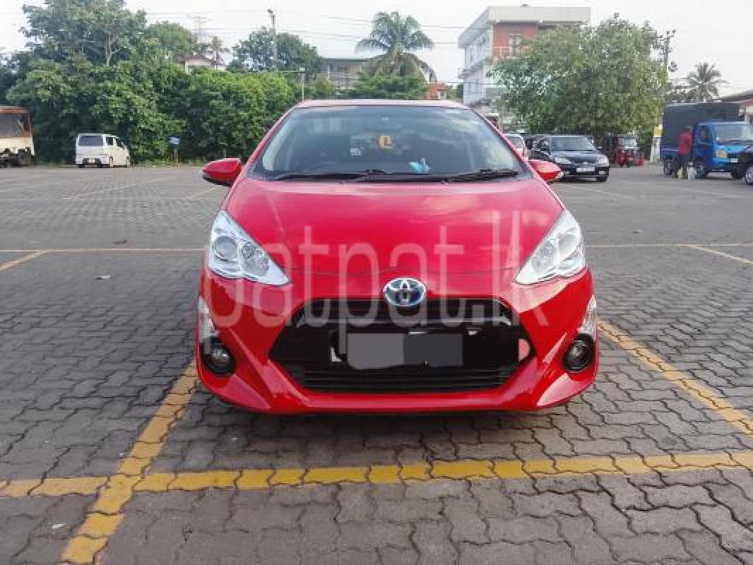 Toyota Aqua 2015 - பயன்படுத்தப்பட்டது கார் sale in Sri Lanka - patpat.lk
