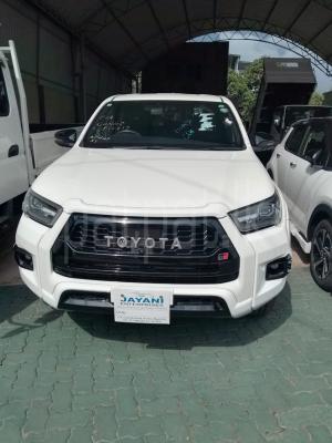 Toyota Hilux 2023 - மறுசீரமைக்கப்பட்டது சரக்கு போக்குவரத்து sale in Sri Lanka - patpat.lk