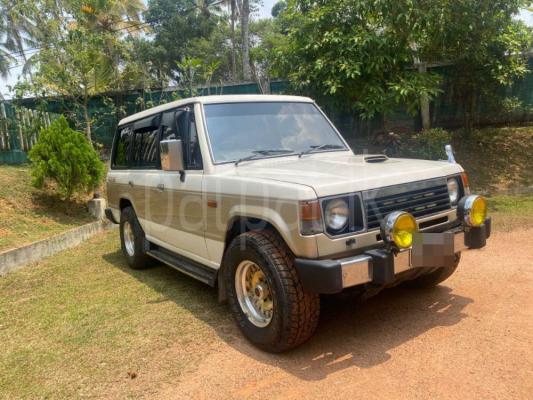 Mitsubishi Pajero 1992