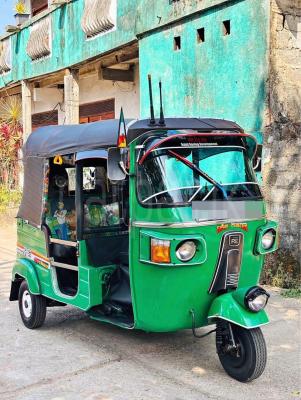 Bajaj Three Wheel 2012
