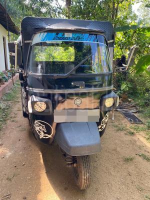 Piaggio Three Wheel 2015