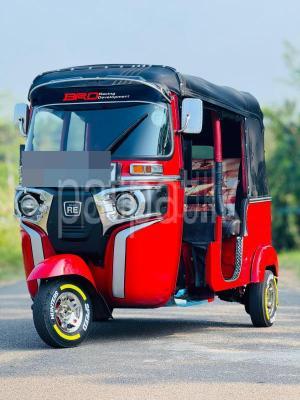 Bajaj Three Wheel 2016