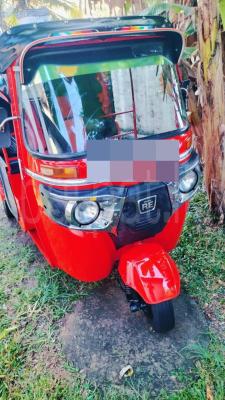 Bajaj Three Wheel 2014