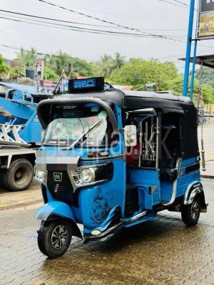 Bajaj Three Wheel 2019