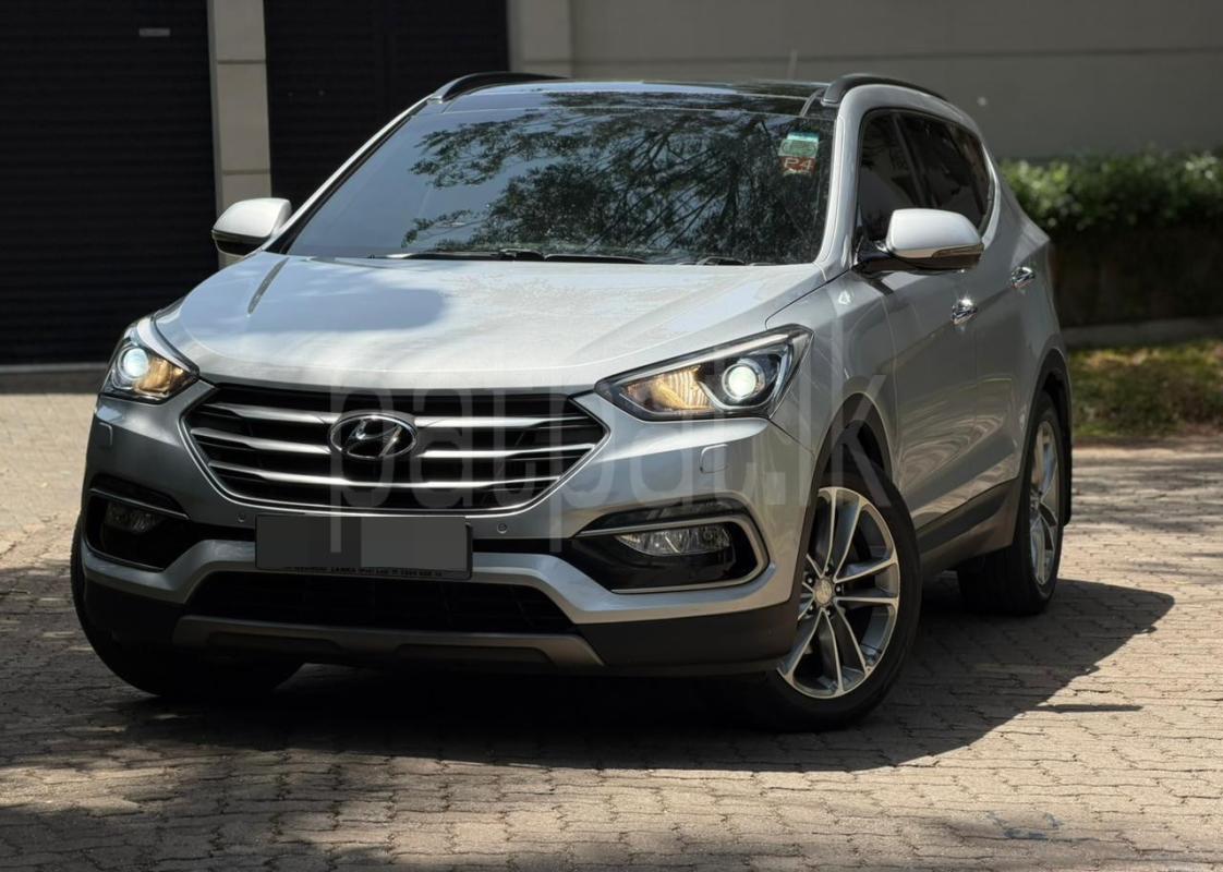 Hyundai Santa Fe 2017 -  SUV sale in Sri Lanka - patpat.lk