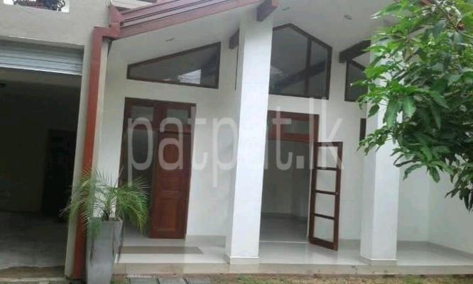House for Sale in Talawatugoda