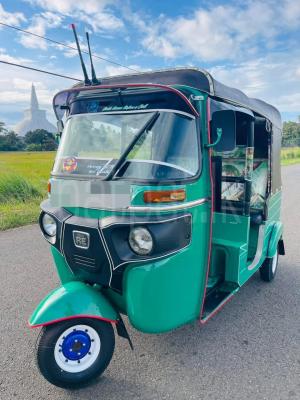 Bajaj Three Wheel 2014