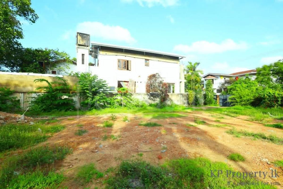 Commercial Land for Sale in Battaramulla