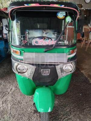 Bajaj Three Wheel 2016