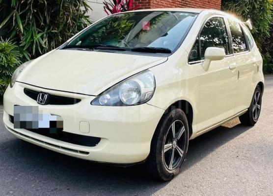Honda Fit 2002 - භාවිතා කරන ලද කාර් sale in Sri Lanka - patpat.lk
