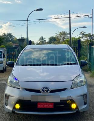 Toyota Prius 2012 - பயன்படுத்தப்பட்டது கார் sale in Sri Lanka - patpat.lk