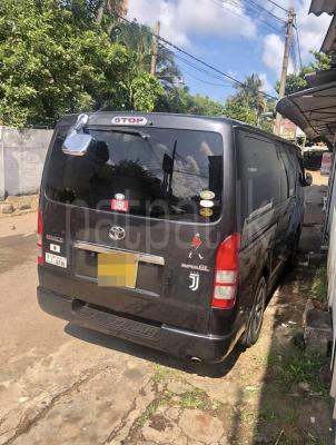 Toyota Hiace 2004 - භාවිතා කරන ලද වෑන් රථය sale in Sri Lanka - patpat.lk