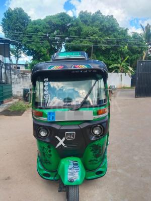 Bajaj Three Wheel 2016 - Reconditioned Three wheeler sale in Sri Lanka - patpat.lk