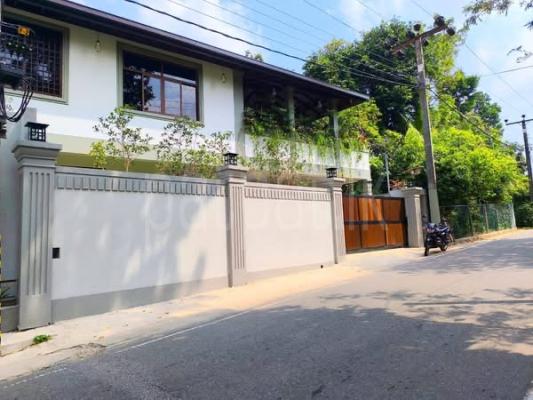 House for Sale in Akuregoda