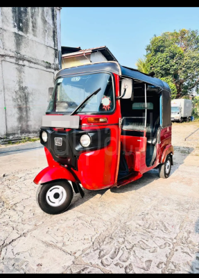 Bajaj Three Wheel 2014