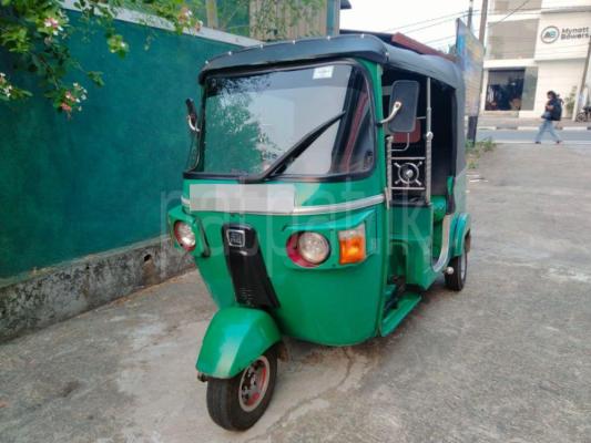 Bajaj Three Wheel 2011