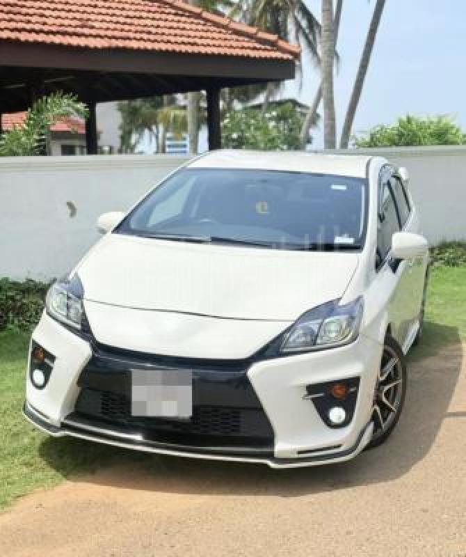 Toyota PRIUS G SPORT 2013 -  Car sale in Sri Lanka - patpat.lk