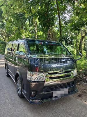 Toyota Hiace 2006 -  වෑන් රථය sale in Sri Lanka - patpat.lk