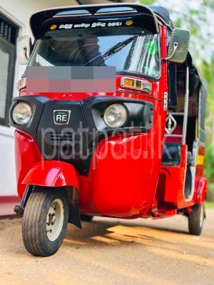 Bajaj Three Wheel 2015