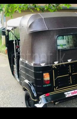 Bajaj Three Wheel 2013