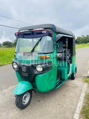 Bajaj Three Wheel 2016