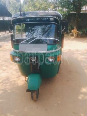 Bajaj Three Wheel 2011
