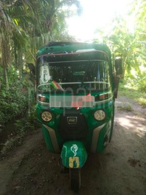 Bajaj 4 stroke 2014 - பயன்படுத்தப்பட்டது முச்சக்கர வண்டி sale in Sri Lanka - patpat.lk
