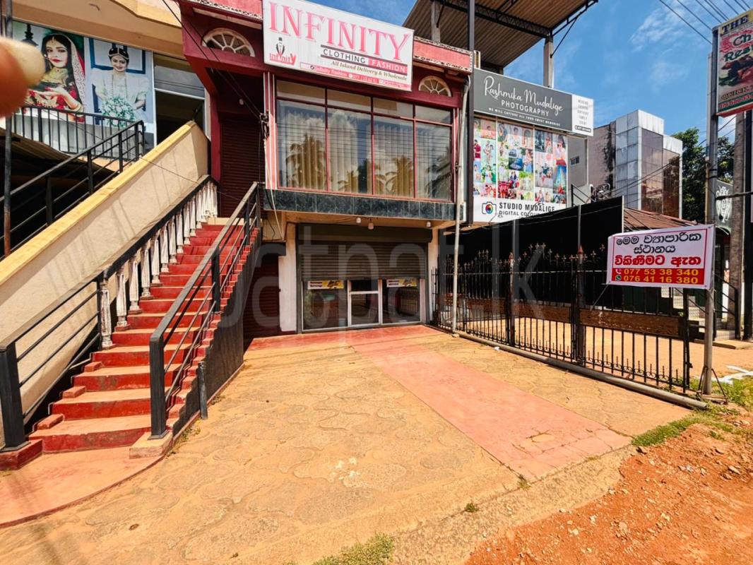 Building for Sale in Marawila